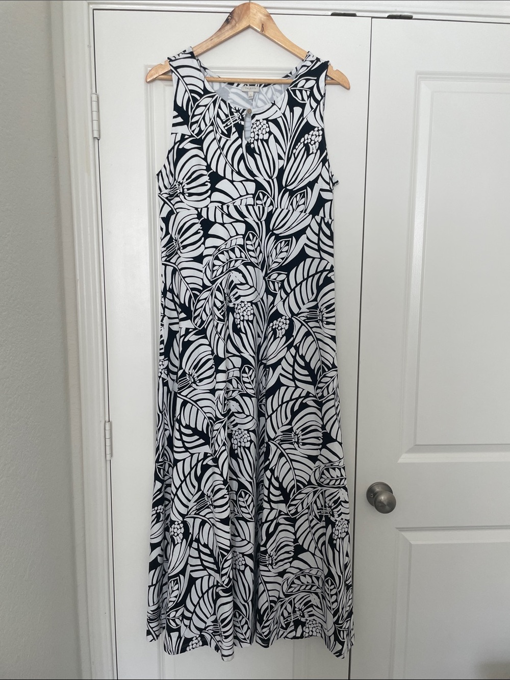 Talbots White and Black Printed Maxi Dress L